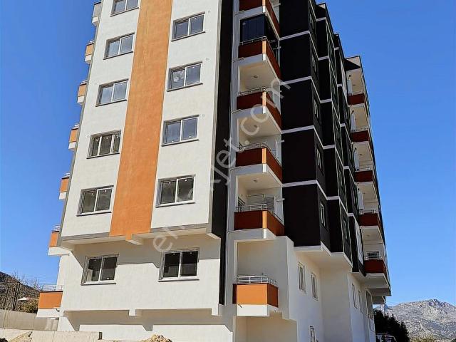Kozan Gayrimenkulden Üniversite Civarında Satılık 2+1
