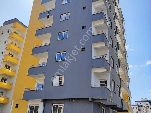 Kozan Gayrimenkulden Üniversite Kavşağında Sıfır 1+1