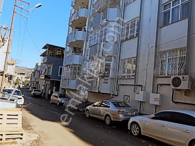 Kozan Gayrimenkulden Çarşı Merkezde 3+1