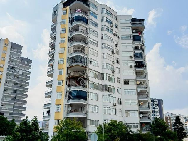 Kozan Gayrimenkul'den Işıklı Yolda Lüks 3+1 Daire