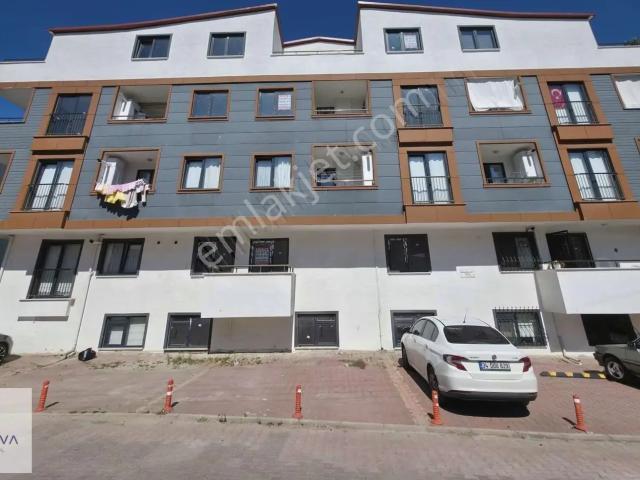 Kozanova'dan K.otoparklı Asansörlü Geniş 5+1 Çatı Dubleks