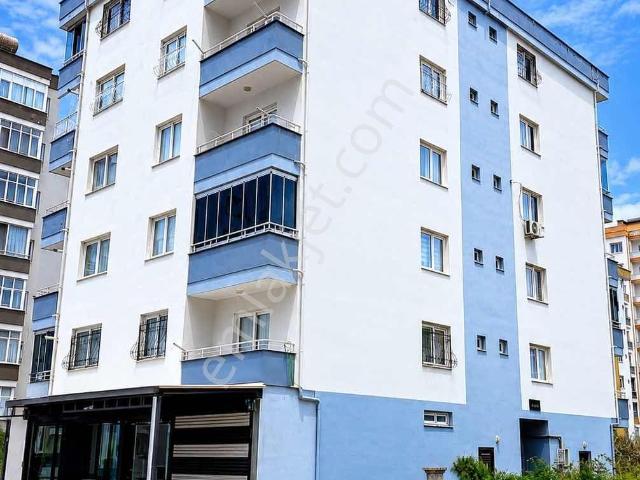 Kozangayrimenkul'den Okullar Bölgesinde Işıklı Yolda Lüks 4+1