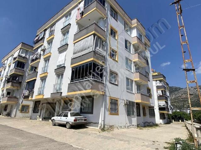 Kozangayrimenkul'den Az Katlı Apartmanda 3+0 Kombili Daire