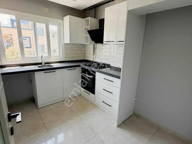 Kozanyolu Üzeri Kiralık Kombili 2+1 Kapalı Mutfak Daire