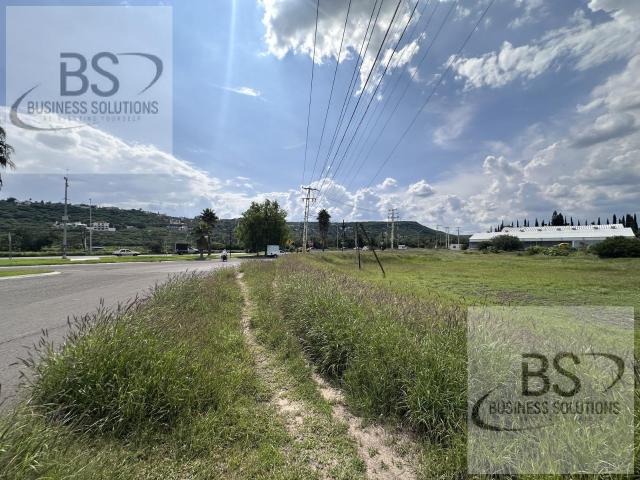 KL/ TERRENO EN VENTA CON USO DE SUELO COMERCIAL Y DE SERVICIOS. EN ESQUINA