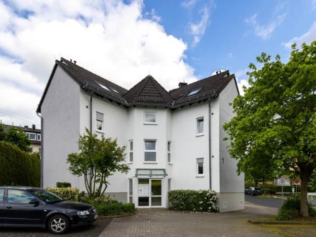 Kl. Wohnung mit Loggia mit TGP sowie 1 PKW Abstellplatz in schönem gepflegten Haus als Kapitalanlage
