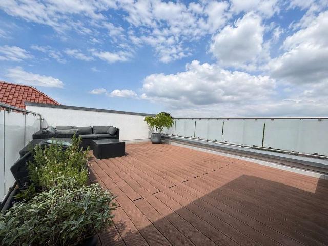 KL City – Möblierte 3 ZKB Penthousewohnung mit großer Dachterrasse & Garage
