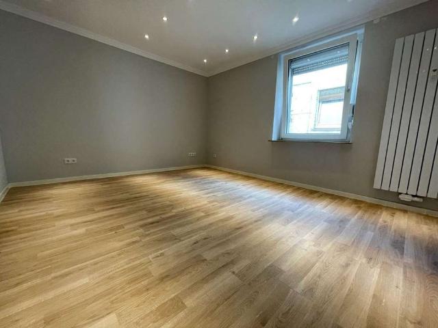 KL City Nähe Mall, 3 ZKB Wohnung mit Balkon, EBK, 1,5 Badezimmer