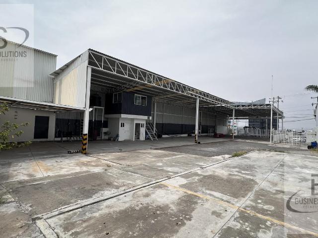 KL/ EXCELENTE ESPACIO COMERCIAL CON ESTRUCTURA LISTO PARA OPERAR