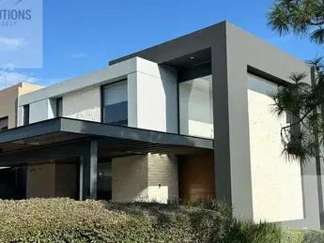 Kl/ Hermosa Casa En Renta Con Amplios Espacios, En Esquina