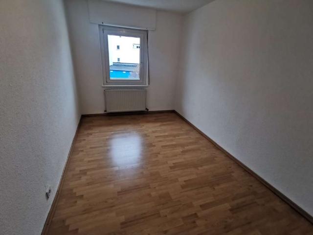 KL Nähe Mall, 5 ZKB, Einbauküche, Tageslichtbad 'SANIERT', Stellplatz, Balkon