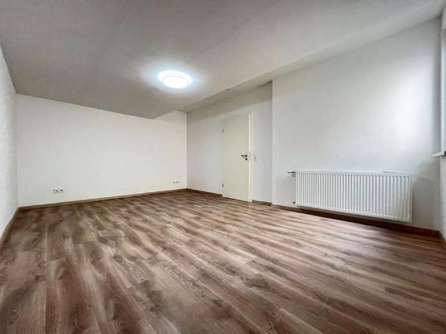 KL Nähe Altenhof, 2 ZKB, Einbauküche, Tageslichtbad mit Dusche