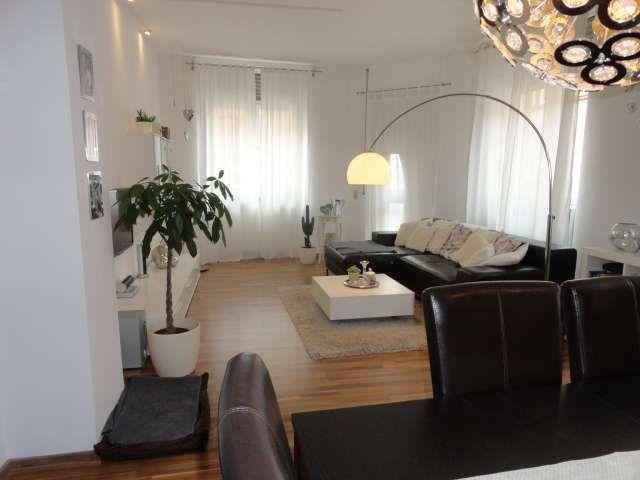 KL Nähe Kolping Platz, moderne Altbauwohnung mit 2 ZKB, Tageslichtbad, Einbauküche