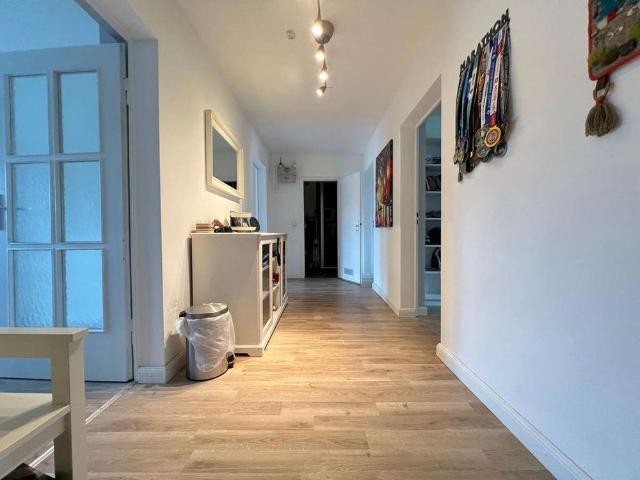 KL Nähe Stadtpark, 3 ZKB, Balkon, Einbauküche, möbliert