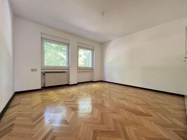 KL Nähe Volkspark, 3 ZKB, Balkon, EBK, Stellplatz, Garten *Frisch Renoviert