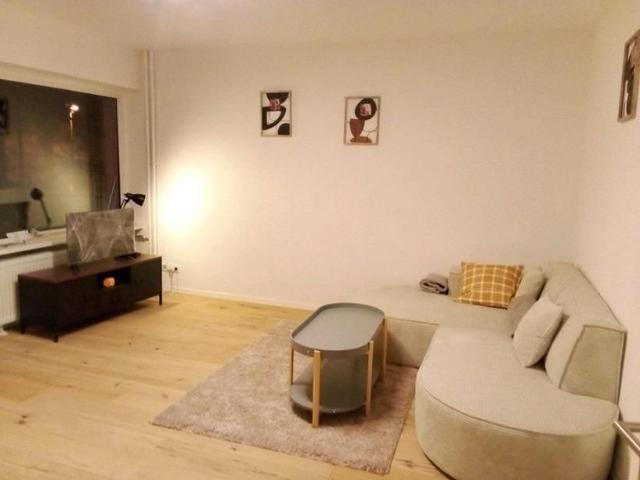 kl. Single Wohnung Innenstad in Braunschweig, neu renoviert, voll möbliert, mit allen Hausgeräten, in ruhige, Grüne Lage, nur ca. 300m von Straßenbahn entfernt