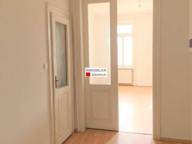 KLOSTERNEUBURG, SONNIGE 2 ZIMMERWOHNUNG MIT BALKON