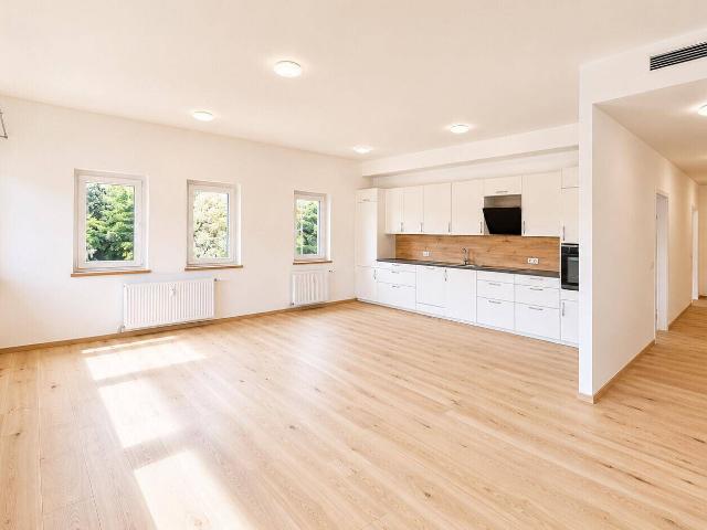 Klagenfurt LKH:Moderne 3 ZI Wohnung mit 50 qm Terrasse & 2 PKW Stellplätzen