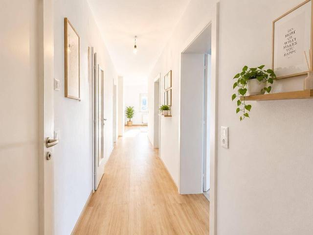 Klagenfurt Waidmannsdorf: großzügige 4 ZI Wohnung mit Balkon & Garagenstellplatz in UNI Nähe