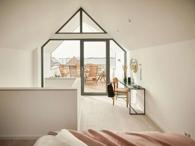 Klar, modern, direkt am Strand VILLA GOLD III