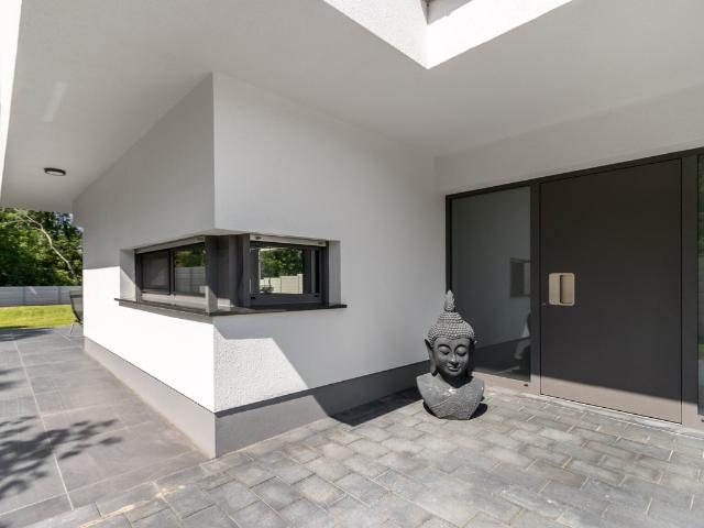 Klare moderne Architektur in perfekter Wohnlage Halle/ Nietleben