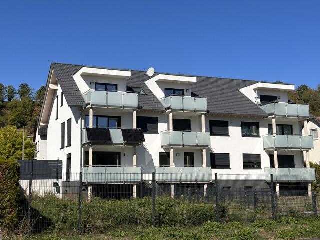 Klasse Erstbezug: Moderne 4 Zi. Wohnung mit zwei Balkonen und Blick auf den Main!
