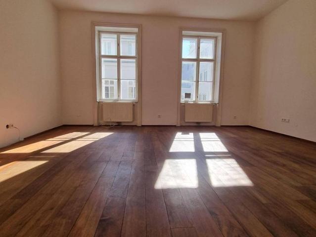 Klassische Altbauwohnung im Stadtzentrum, 3 Schlafzimmer, 4.Liftstock