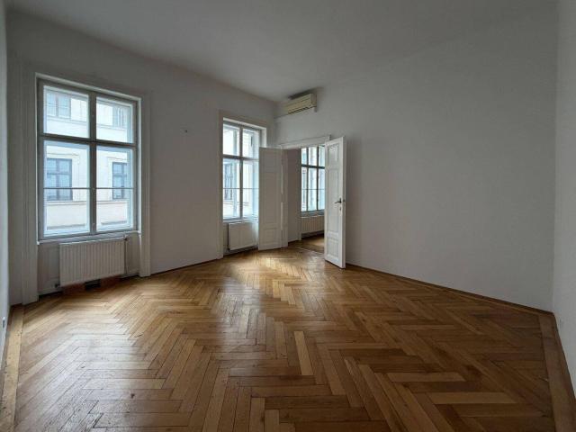 Klassische Altbauwohnung in ruhiger Innenstadtlage