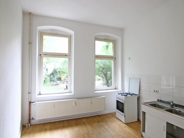 Atmosphärischer Altbauklassiker mit Dielen und EBK tolle Lage Radickestraße!