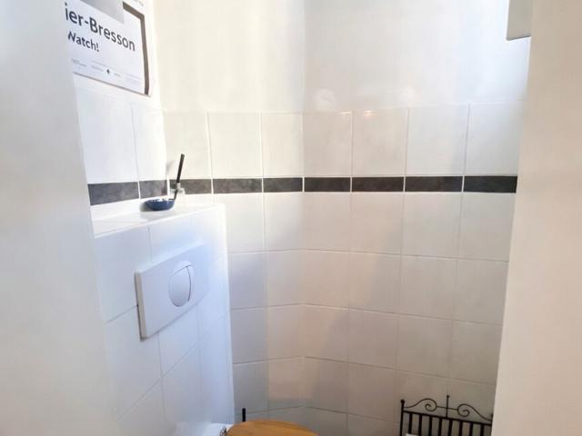 Klassische Altbauwohnung mit Zwei Balkonen in Begehrter.