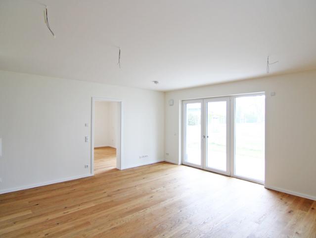 Klassische Altbauwohnung mit 2 Balkonen in der Rodenbergstraße/Renovierungsbedarf