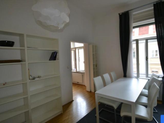 Klassische Altbauwohnung teilmöbliert zu mieten