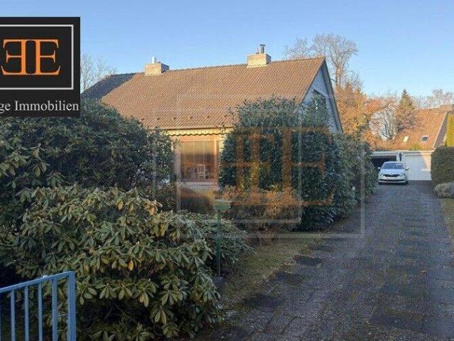 Klassische DHH mit Vollkeller und Garage in ruhiger Sackgassenlage von Ahrensburg