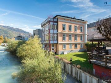 KLASSISCHE VILLA DIREKT AN DER ISCHL RESIDIEREN und ARBEITEN SIE MIT STIL! STELLPLÄTZE AM GRUND!