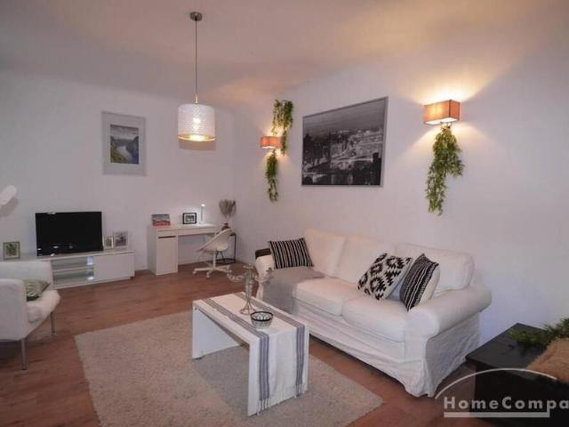 Klassische 2 Zimmer Altbauwohnung in Charlottenburg, möbliert