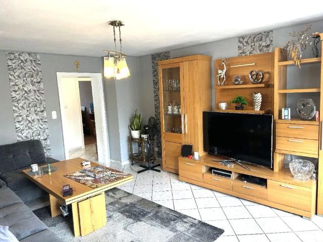 Klassische 3 Zimmer Erdgeschosswohnung mit Terrasse und Garten in Leverkusen Lützenkirchen!