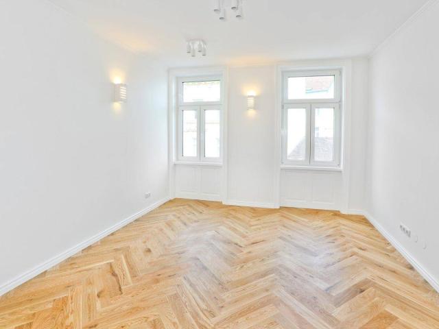 Klassisches Wohnen auf kleinem Raum – 1 Zimmer Altbauwohnung VIEVIENNE