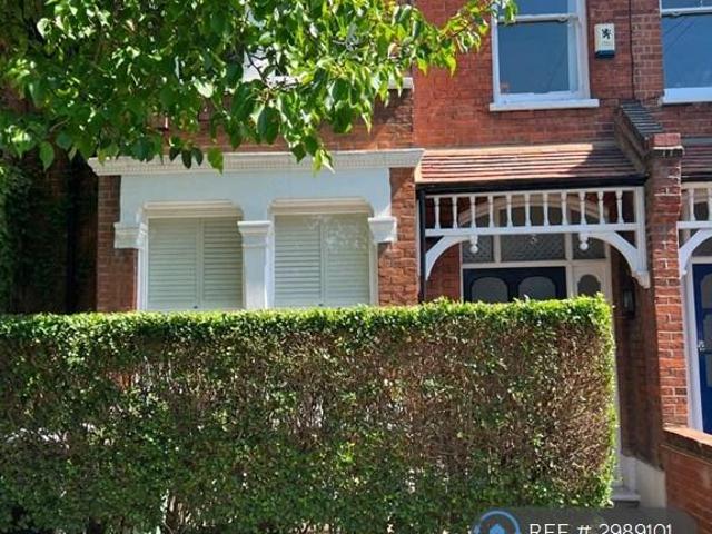 Klea Avenue, London, SW4 2 bed flat to rent £3,050 pcm £704 pw