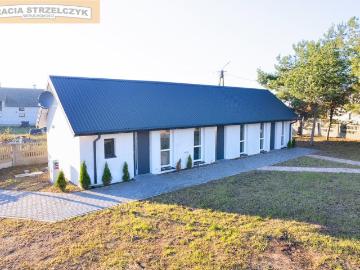Urokliwy dom z tarasem, altaną i dużą działką