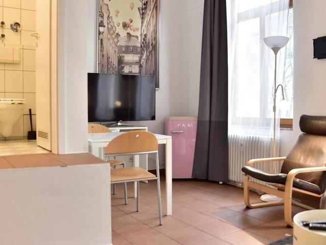 Klein aber Fein Balkonwohnung Nähe Wiener Platz