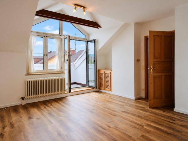 Klein, aber WOW – 2 Zi. Wohnung mit Loggia nahe Leopoldskroner Weiher!