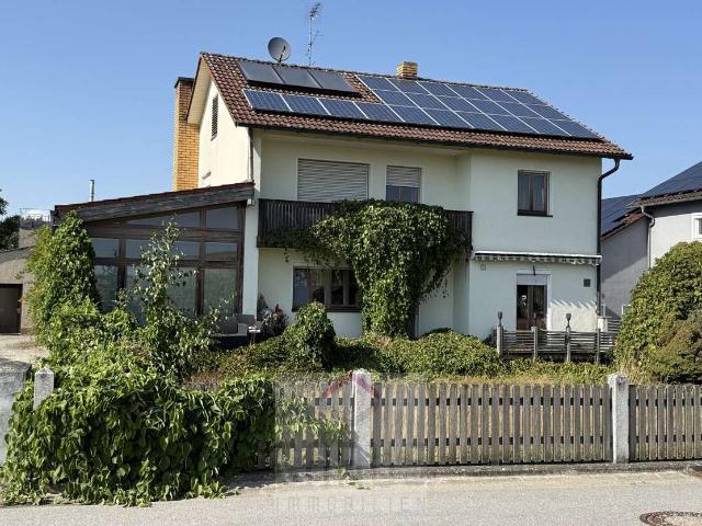 Klein, charmant und voller Möglichkeiten Einfamilienhaus für Handwerker und Modernisierer