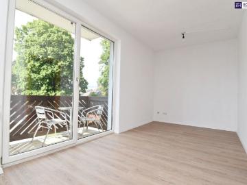 KLEIN FEIN RUHIG NEU renovierte und perfekt geschnittene Wohnung mit Balkon + inklusive Parkplatz! Sofort verfügbar!