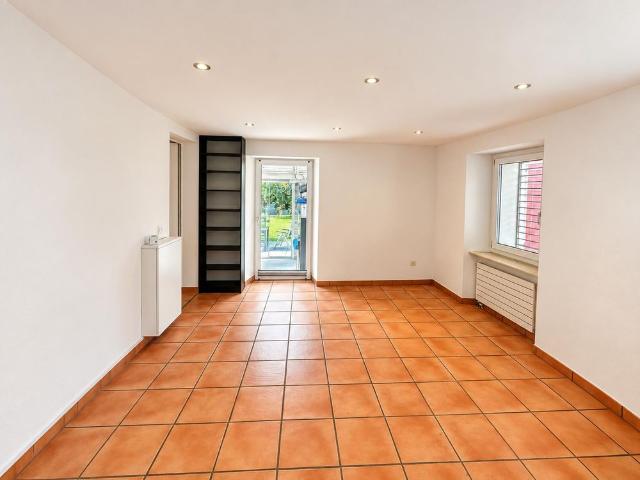 Klein, fein & renoviert – 2.5 Zimmer mit Pool