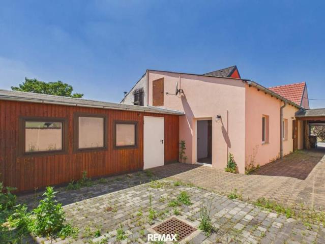 Klein, fein & sofort bezugsfertig! Barrierefreies Häuschen mit Garage und uneinsehbarem Innenhof