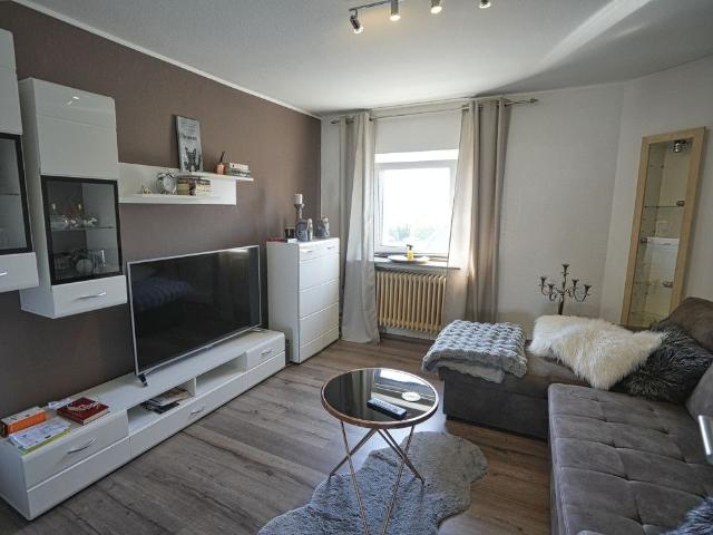 Klein, günstig, stadtnah Dachgeschosswohnung in Arnsberg Hüsten