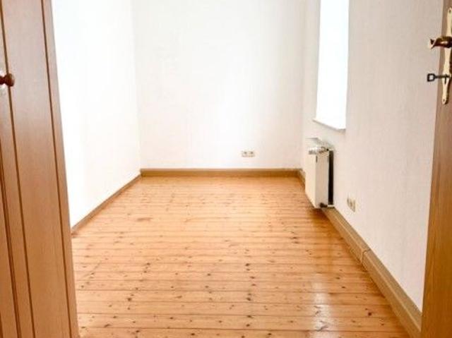 Kleine 2 Raum Erdgeschosswohnung in Geyer!