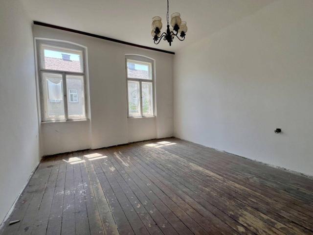 Kleine Altbauwohnung mit schönem Ausblick!