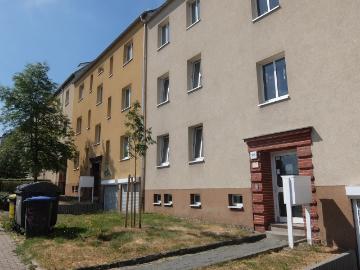 Kleine bezahlbare 2,5 Zimmer Wohnung