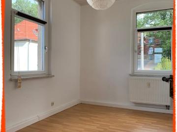 Kleine gemütliche 2 Zi. Wohnung mit Küchenmöbel in ländlicher Idylle und dennoch zentral